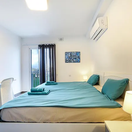 Spacious 2bd With Large Front Balcony & Country Views - Close To Sea St. Paul's Bay