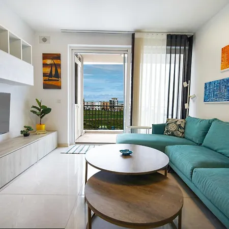 Spacious 2bd With Large Front Balcony & Country Views - Close To Sea St. Paul's Bay